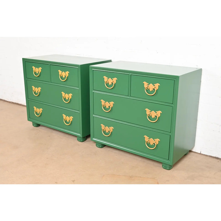 Henredon Mid-Century Hollywood Regency Chinoiserie Green Lacquered Bedside Chests, Newly Refinished - Image 3