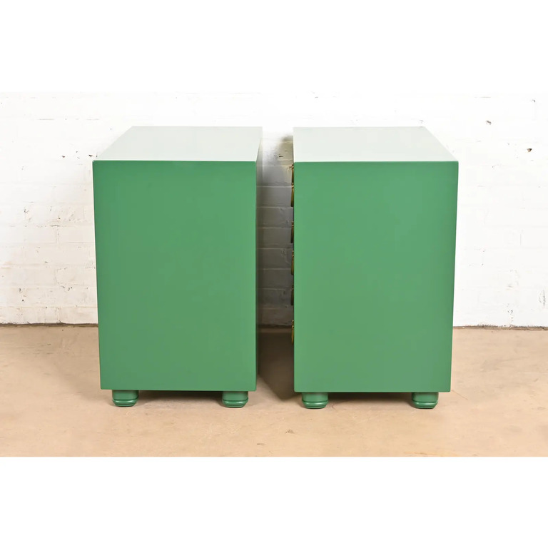 Henredon Mid-Century Hollywood Regency Chinoiserie Green Lacquered Bedside Chests, Newly Refinished - Image 12