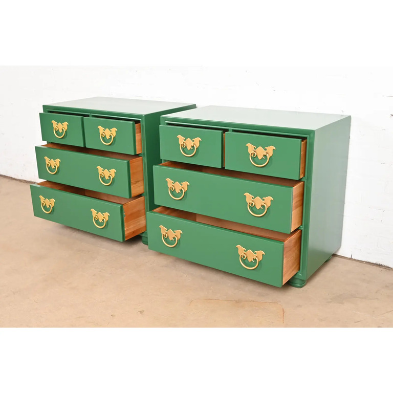 Henredon Mid-Century Hollywood Regency Chinoiserie Green Lacquered Bedside Chests, Newly Refinished - Image 9