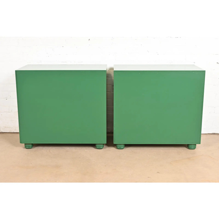 Henredon Mid-Century Hollywood Regency Chinoiserie Green Lacquered Bedside Chests, Newly Refinished - Image 13