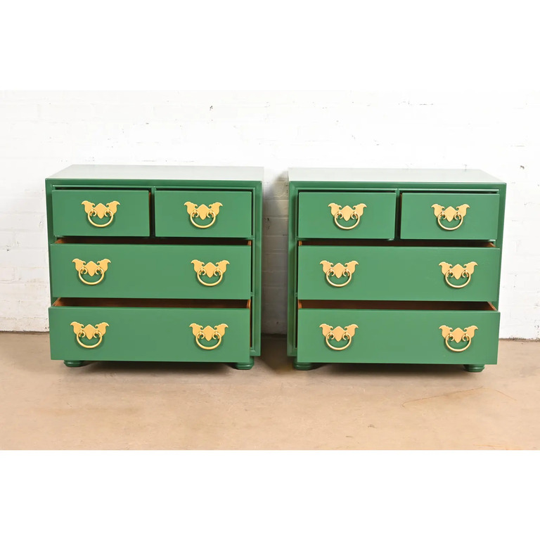Henredon Mid-Century Hollywood Regency Chinoiserie Green Lacquered Bedside Chests, Newly Refinished - Image 8