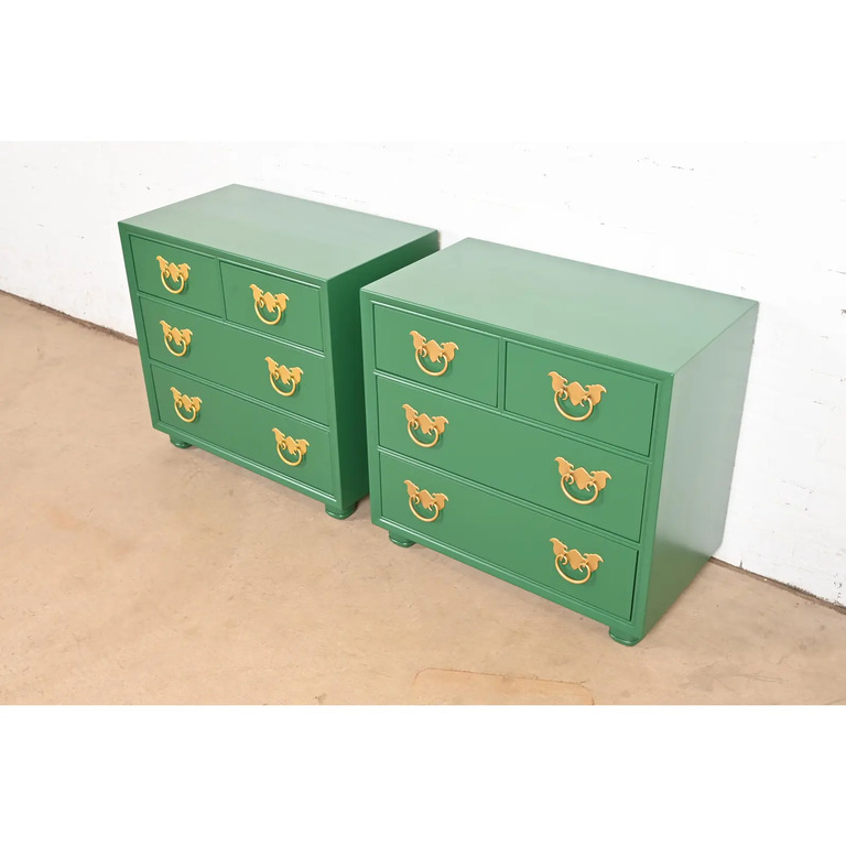 Henredon Mid-Century Hollywood Regency Chinoiserie Green Lacquered Bedside Chests, Newly Refinished - Image 4