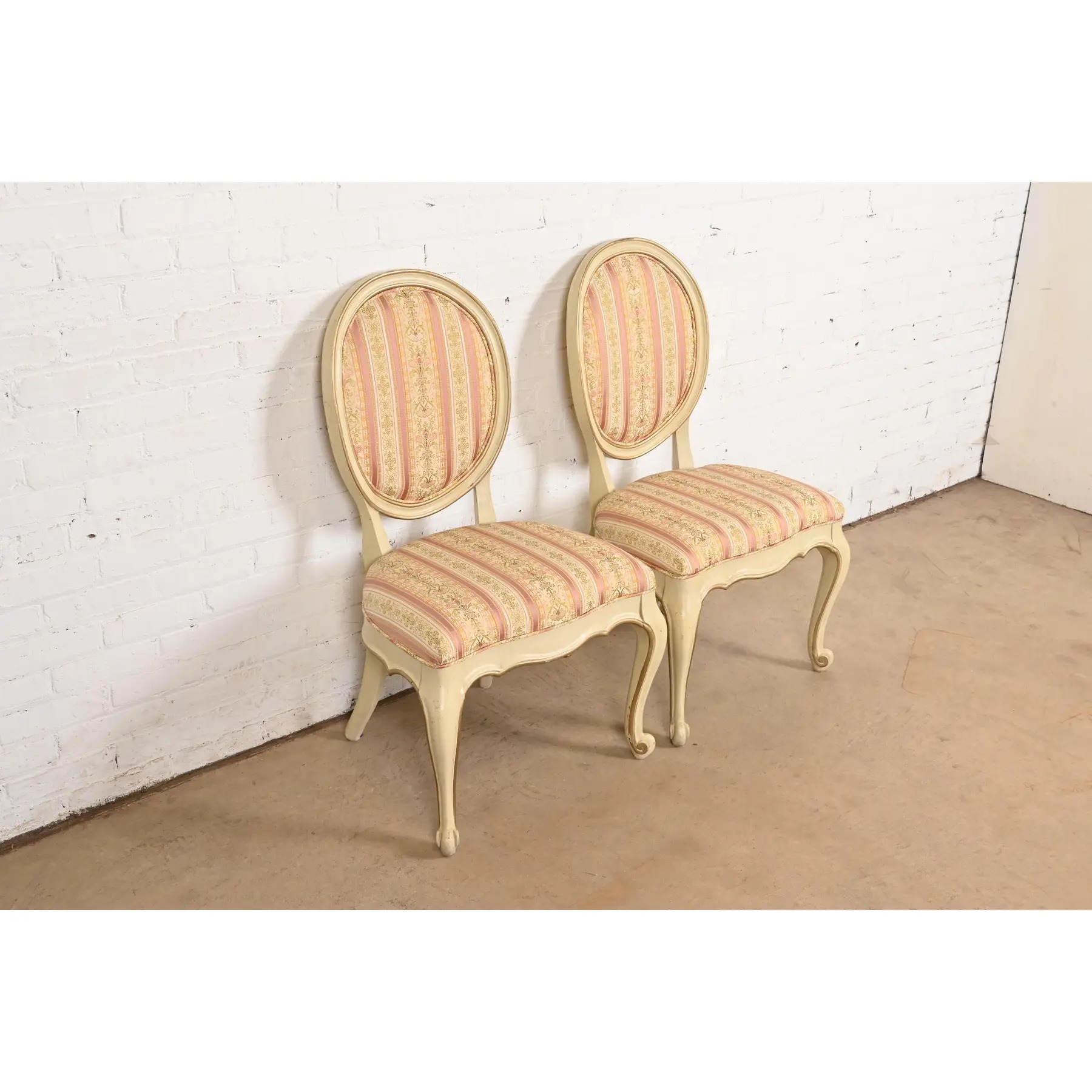 Karges French Provincial Louis XV Cream Lacquered and Gold Gilt Side Chairs or Dining Chairs, Pair - Image 4