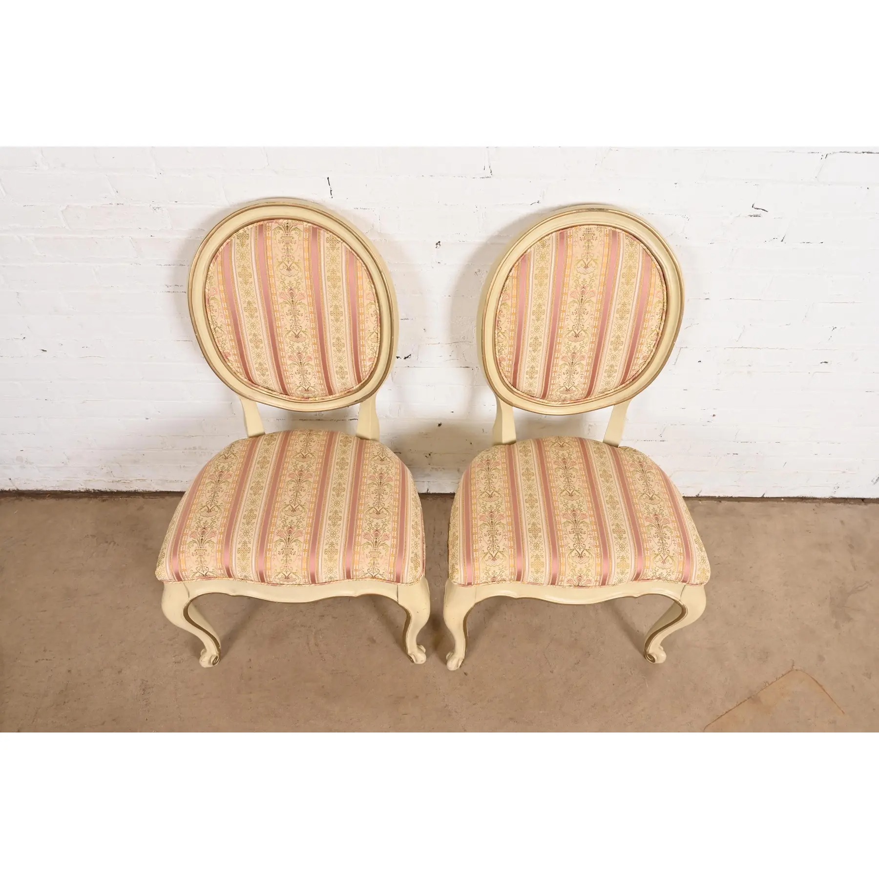 Karges French Provincial Louis XV Cream Lacquered and Gold Gilt Side Chairs or Dining Chairs, Pair - Image 5