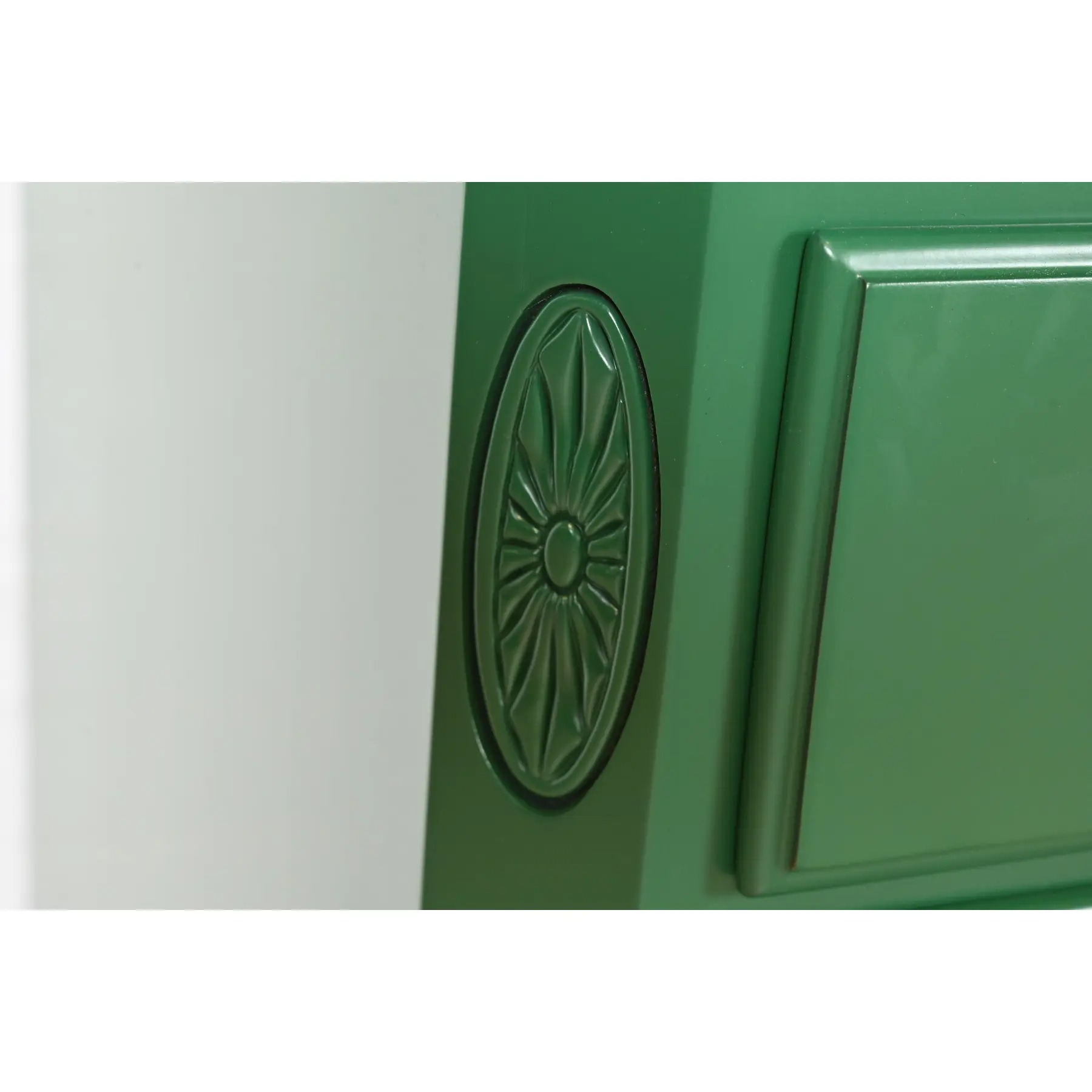 Ethan Allen Georgian Green Lacquered Dresser or Credenza, Newly Refinished - Image 9