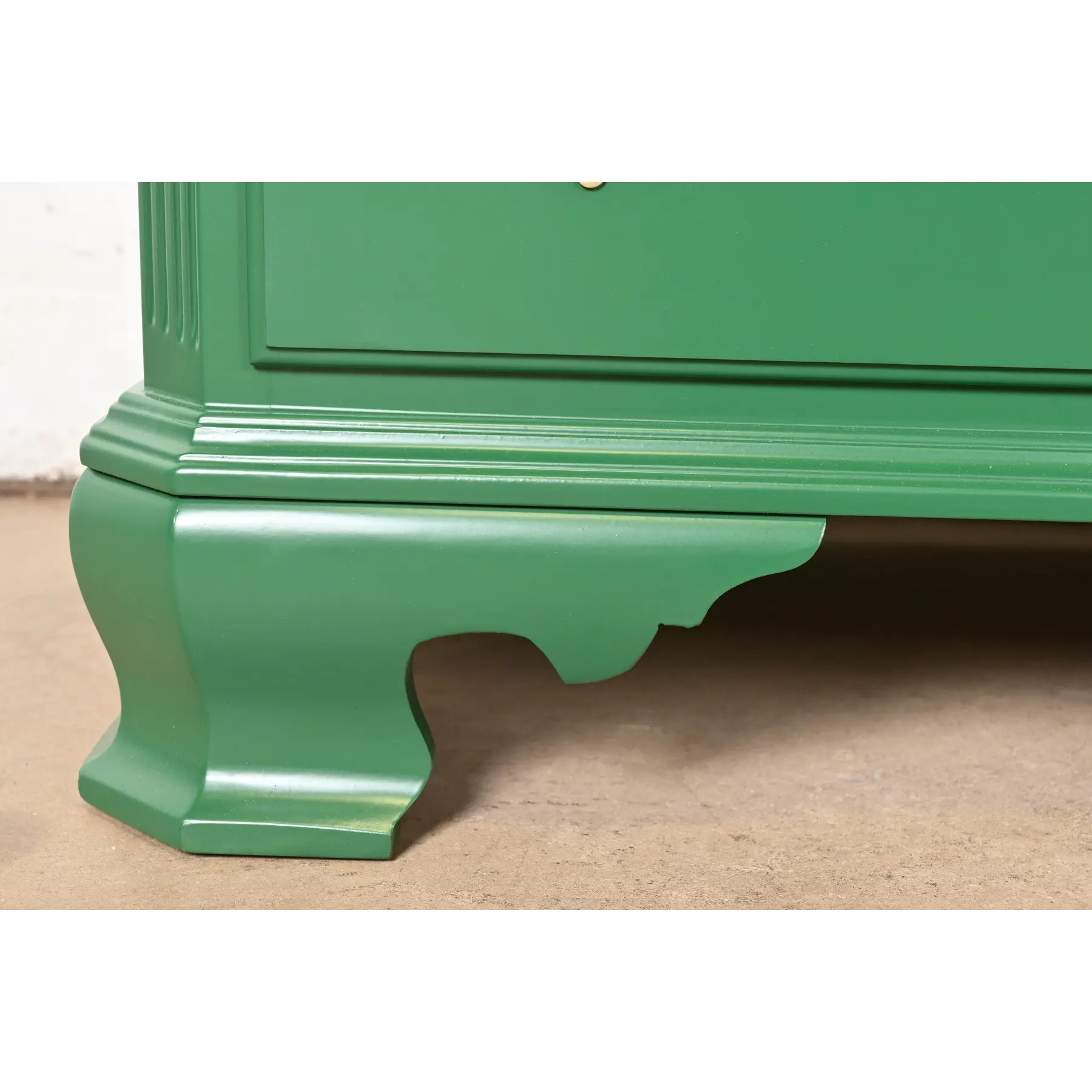 Ethan Allen Georgian Green Lacquered Dresser or Credenza, Newly Refinished - Image 10