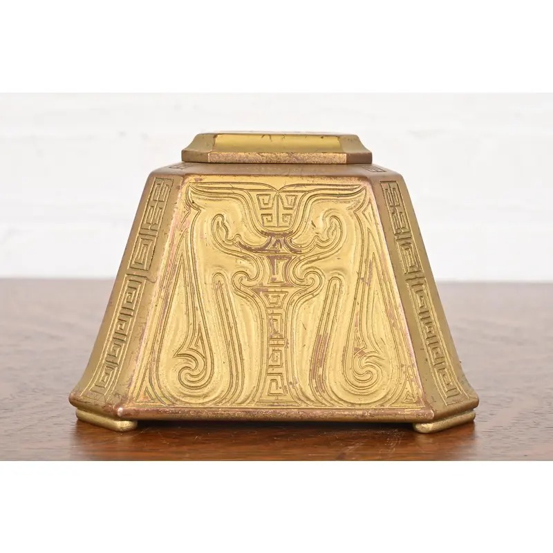 Tiffany Studios New York Chinese Pattern Bronze Doré Large Inkwell - Image 4