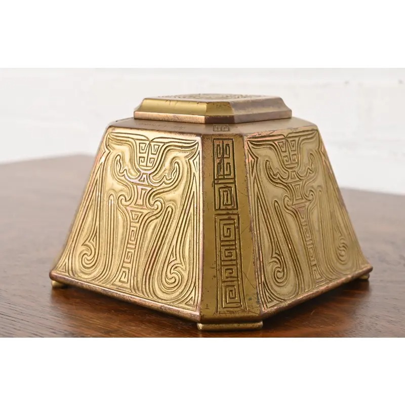 Tiffany Studios New York Chinese Pattern Bronze Doré Large Inkwell - Image 2