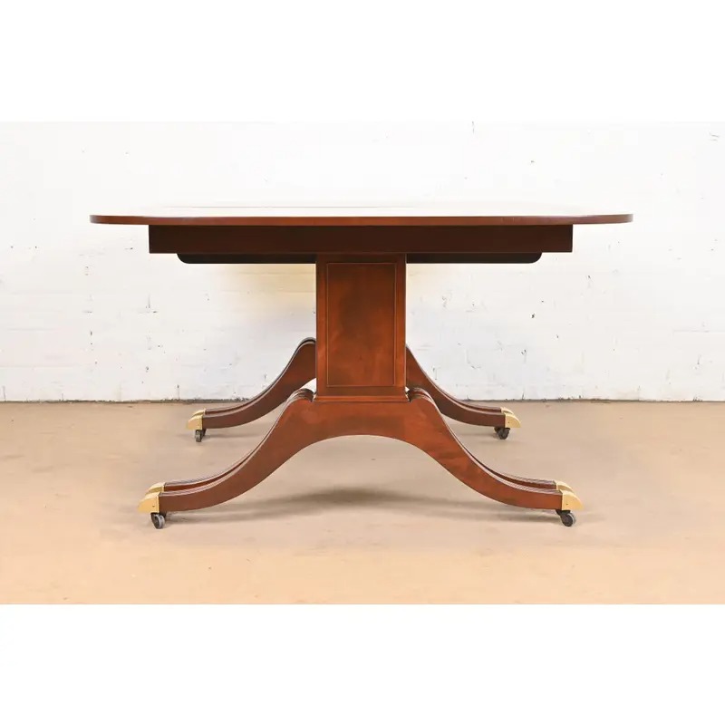 Baker Furniture Georgian Banded Mahogany Pedestal Dining Table, Newly Refinished - Image 11