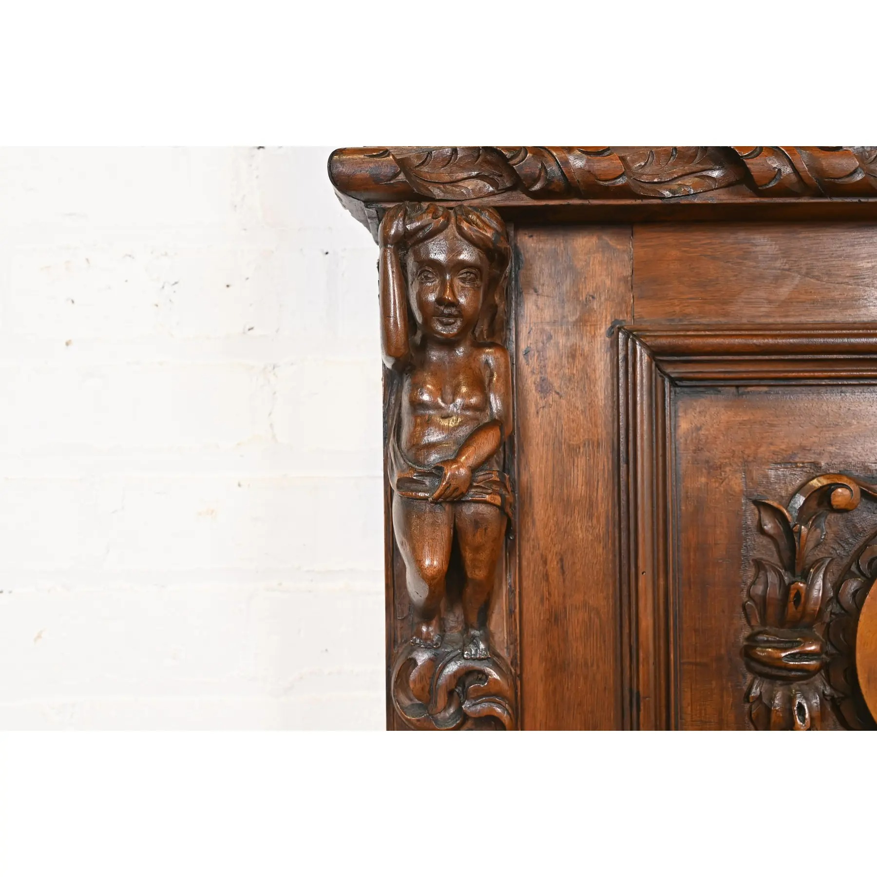 Antique Italian Renaissance Revival Carved Walnut and Burl Wood Queen Size Bed, Circa 1900 - Image 7