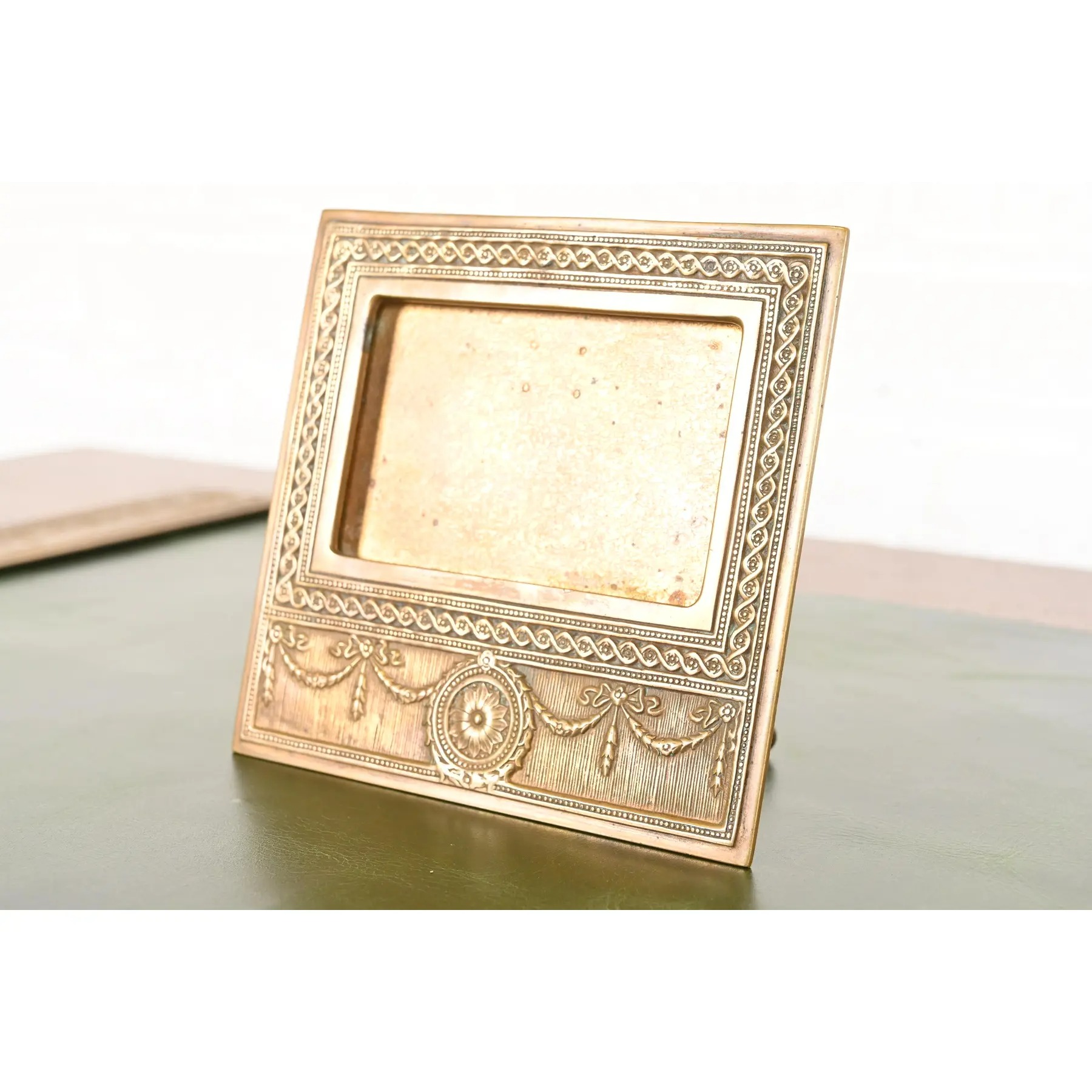 Tiffany Studios New York "Adam" Bronze Doré Desk Calendar Frame or Picture Frame - Image 3