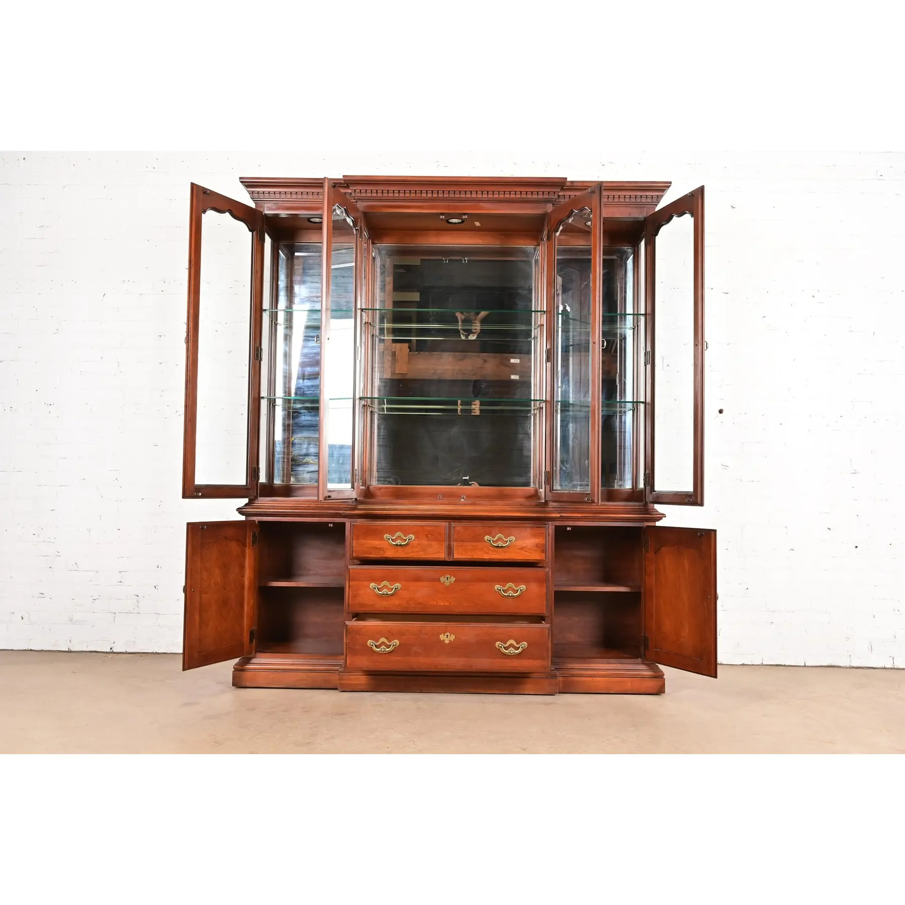 Thomasville Georgian Carved Cherry Wood Lighted Breakfront Bookcase or Display Cabinet - Image 5