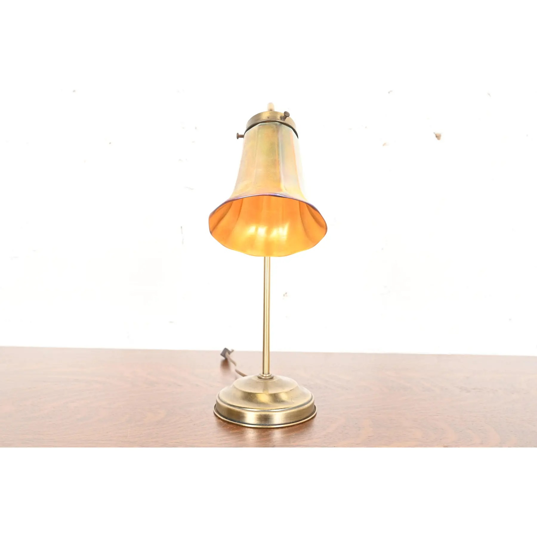 Art Deco Brass Desk Lamp With Quezal Favrile Art Glass Shade - Image 2