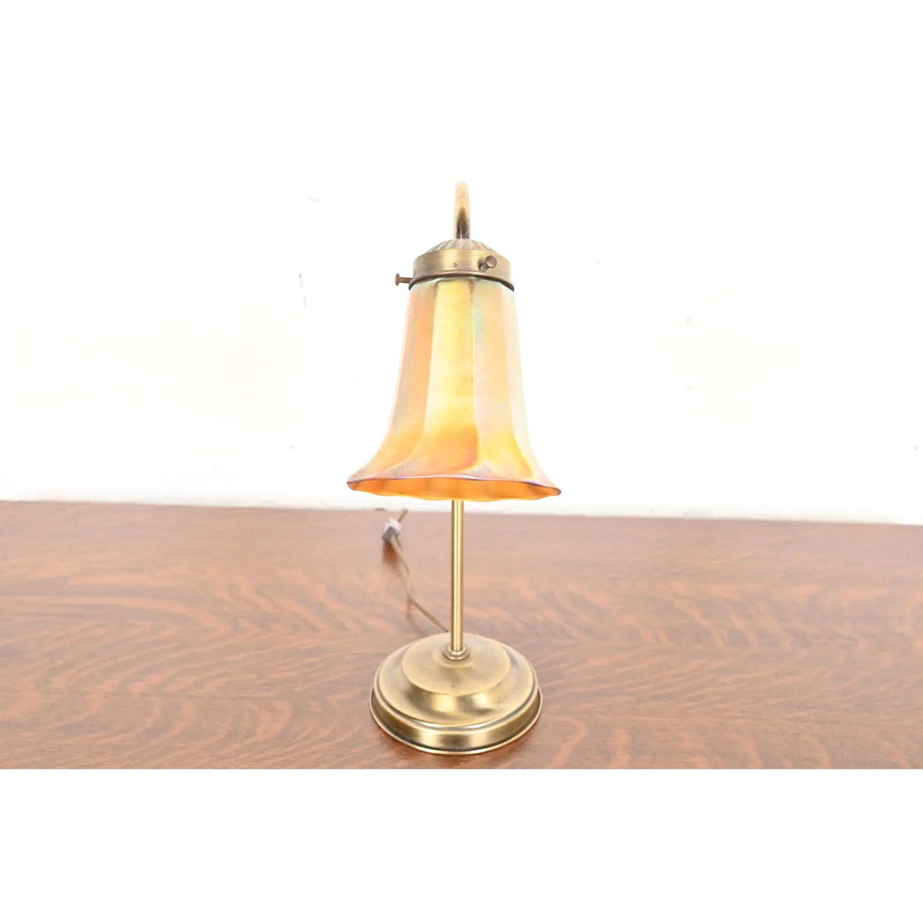 Art Deco Brass Desk Lamp With Quezal Favrile Art Glass Shade - Image 3