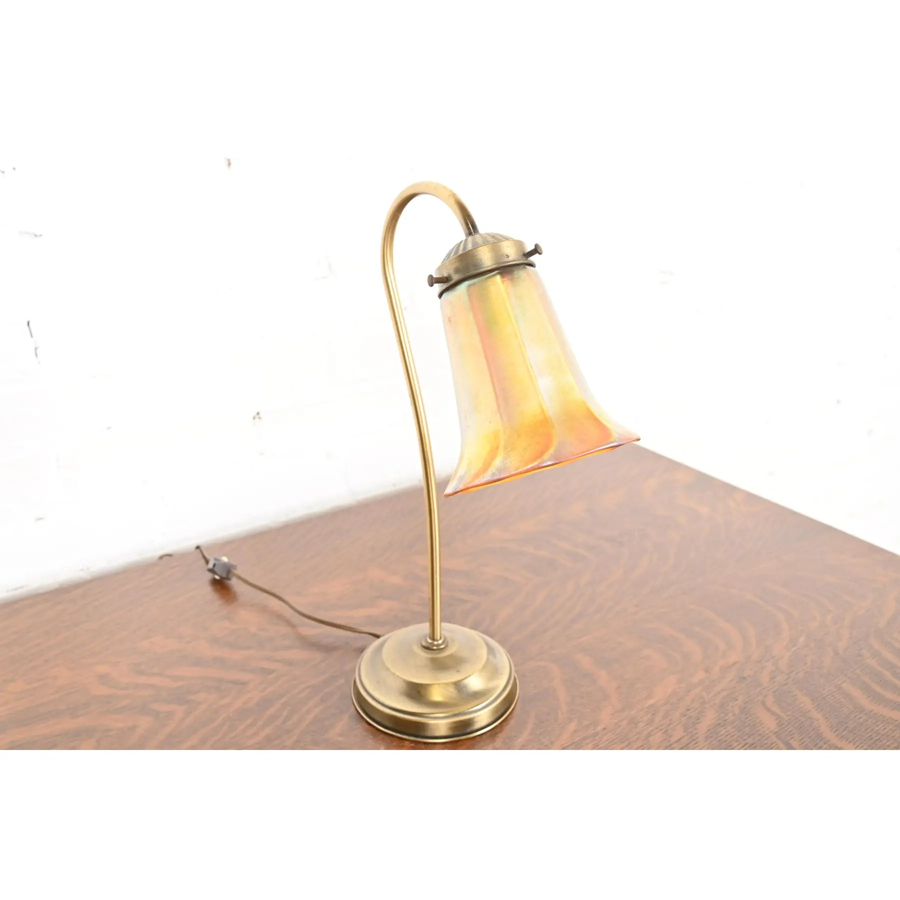 Art Deco Brass Desk Lamp With Quezal Favrile Art Glass Shade - Image 4