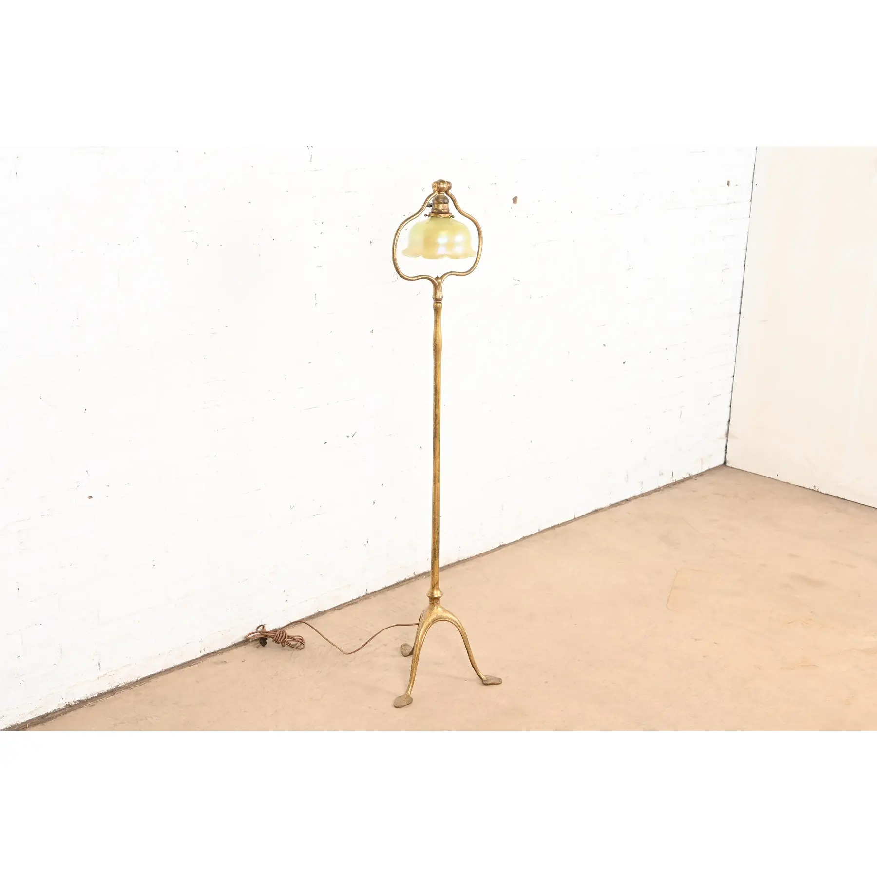 Tiffany Studios New York Gilt Bronze Harp Floor Lamp With Favrile Glass Shade - Image 4