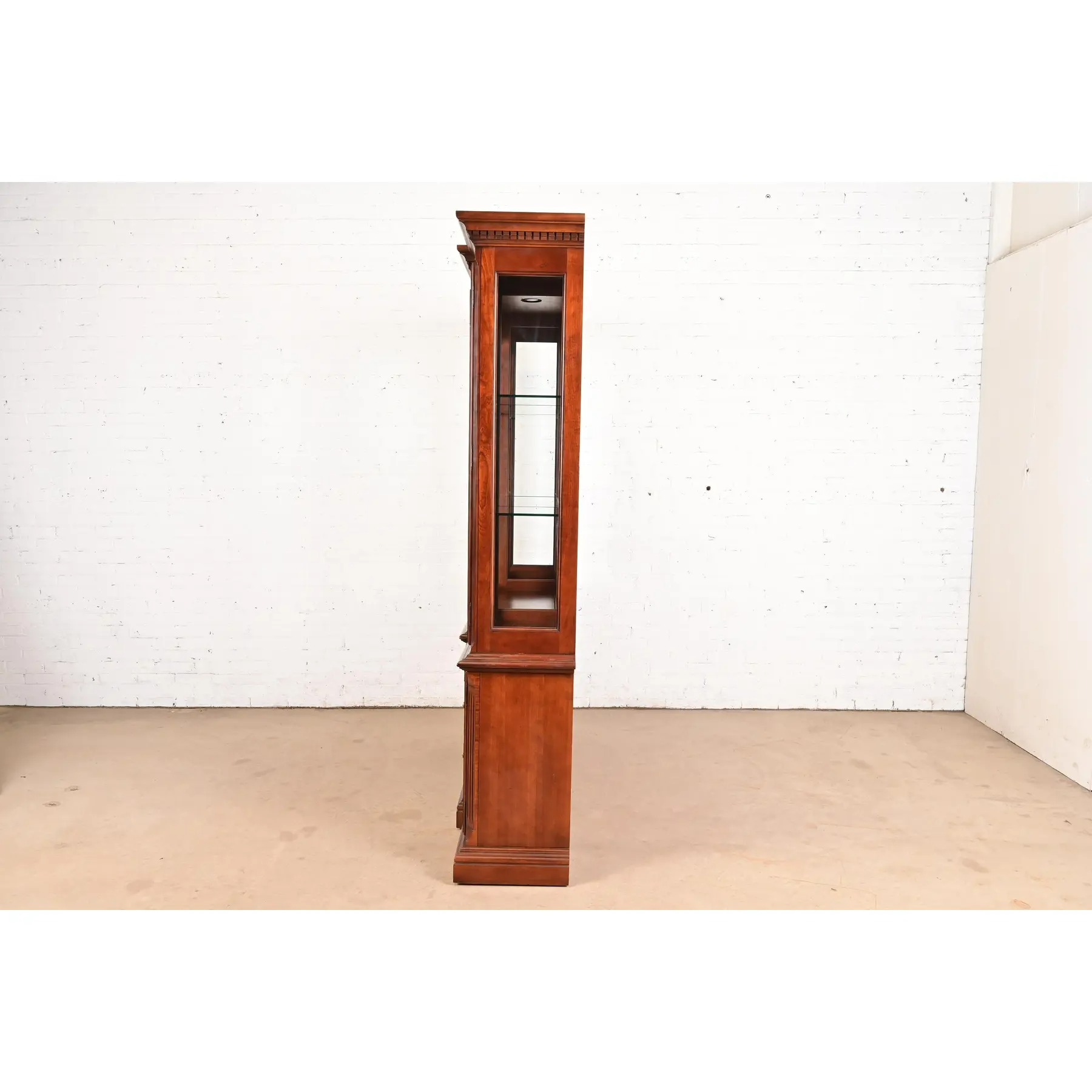 Thomasville Georgian Carved Cherry Wood Lighted Breakfront Bookcase or Display Cabinet - Image 11
