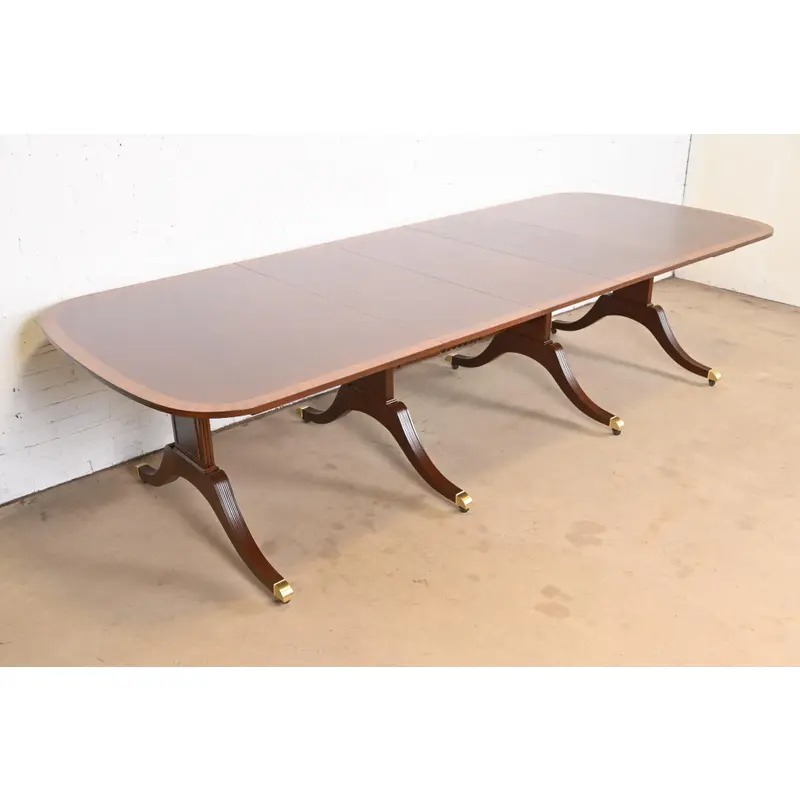 Baker Furniture Georgian Banded Mahogany Pedestal Dining Table, Newly Refinished - Image 5