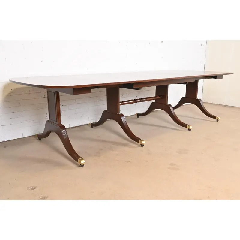 Baker Furniture Georgian Banded Mahogany Pedestal Dining Table, Newly Refinished - Image 6