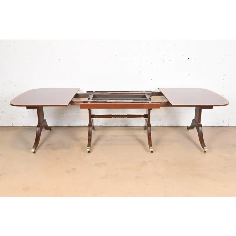 Baker Furniture Georgian Banded Mahogany Pedestal Dining Table, Newly Refinished - Image 9