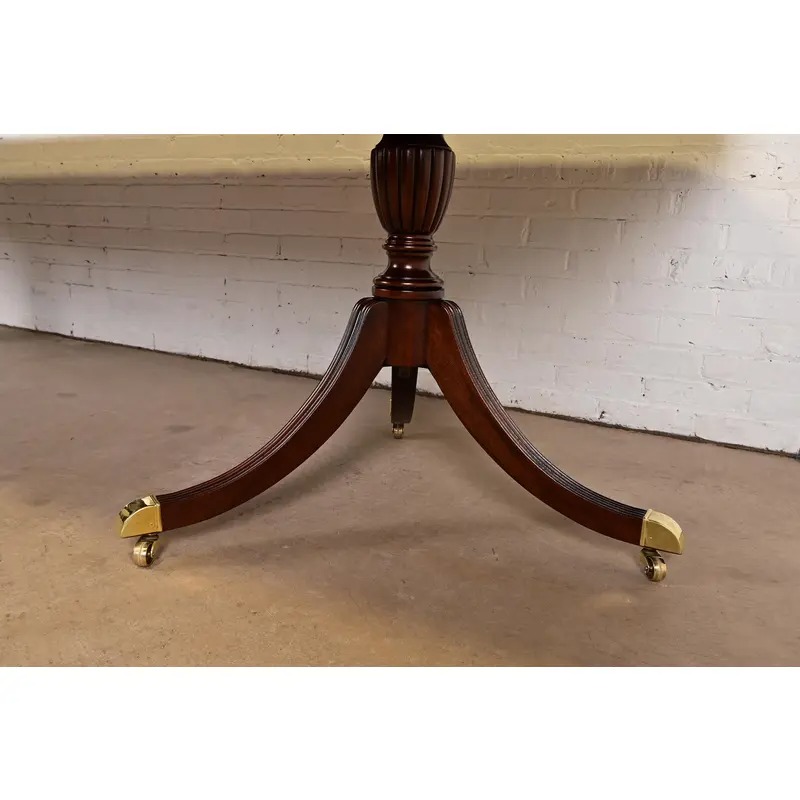 Councill Furniture Georgian Banded Mahogany Double Pedestal Extension Dining Table, Newly Refinished - Image 11