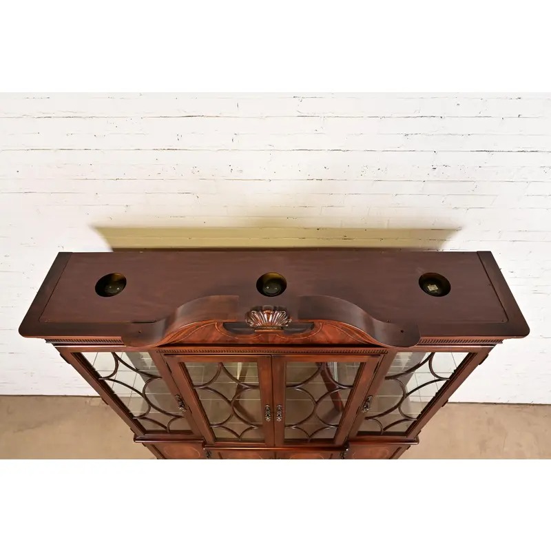 Thomasville Georgian Carved Flame Mahogany Lighted Breakfront Bookcase Cabinet - Image 12