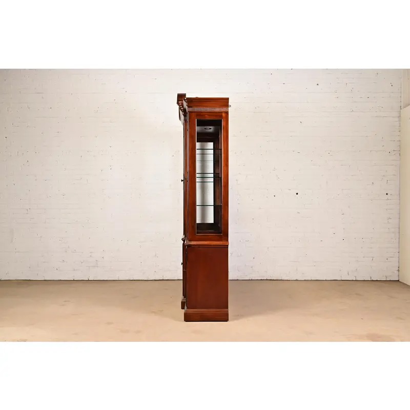 Thomasville Georgian Carved Flame Mahogany Lighted Breakfront Bookcase Cabinet - Image 13