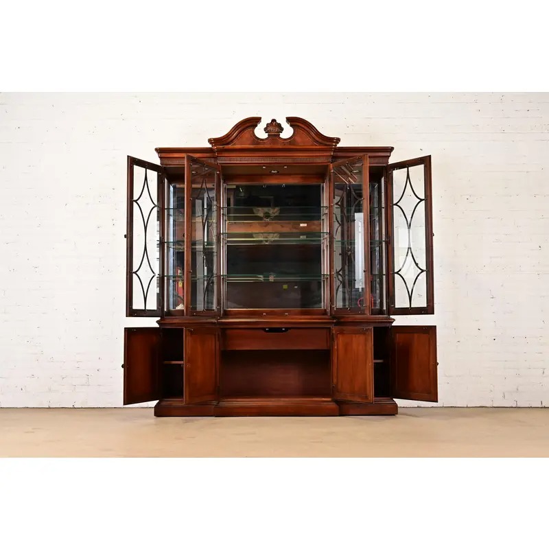 Thomasville Georgian Carved Flame Mahogany Lighted Breakfront Bookcase Cabinet - Image 5