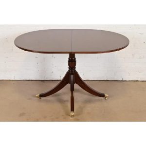 English Georgian Banded Mahogany Pedestal Dining Table or Breakfast Table by Bevan Funnell, Newly Refinished
