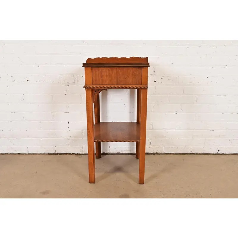 Georgian Carved Mahogany Nightstand or Occasional Side Table by Northern Furniture Co., Circa 1960s - Image 14
