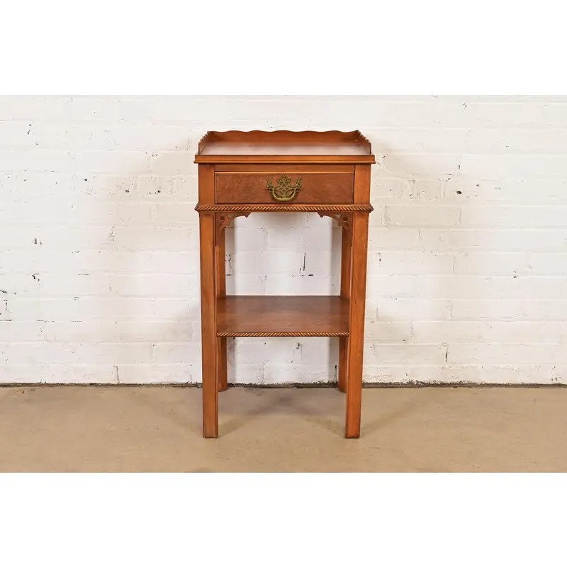 Georgian Carved Mahogany Nightstand or Occasional Side Table by Northern Furniture Co., Circa 1960s