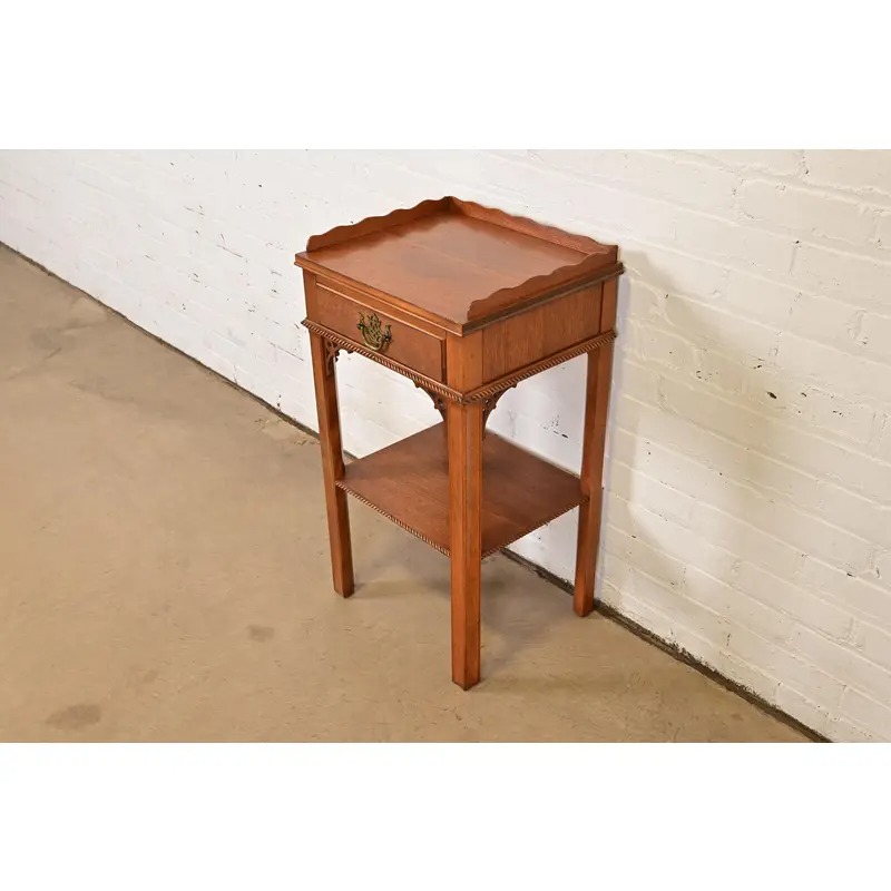 Georgian Carved Mahogany Nightstand or Occasional Side Table by Northern Furniture Co., Circa 1960s - Image 3