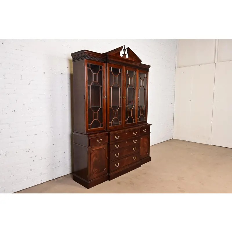 Stickley Chippendale Carved Flame Mahogany Lighted Breakfront Bookcase Cabinet - Image 4