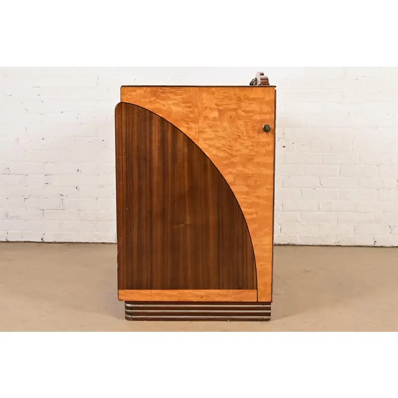 Leo Jiranek for Grand Rapids Furniture Art Deco Walnut and Burl Wood Dreasser, 1930s - Image 14