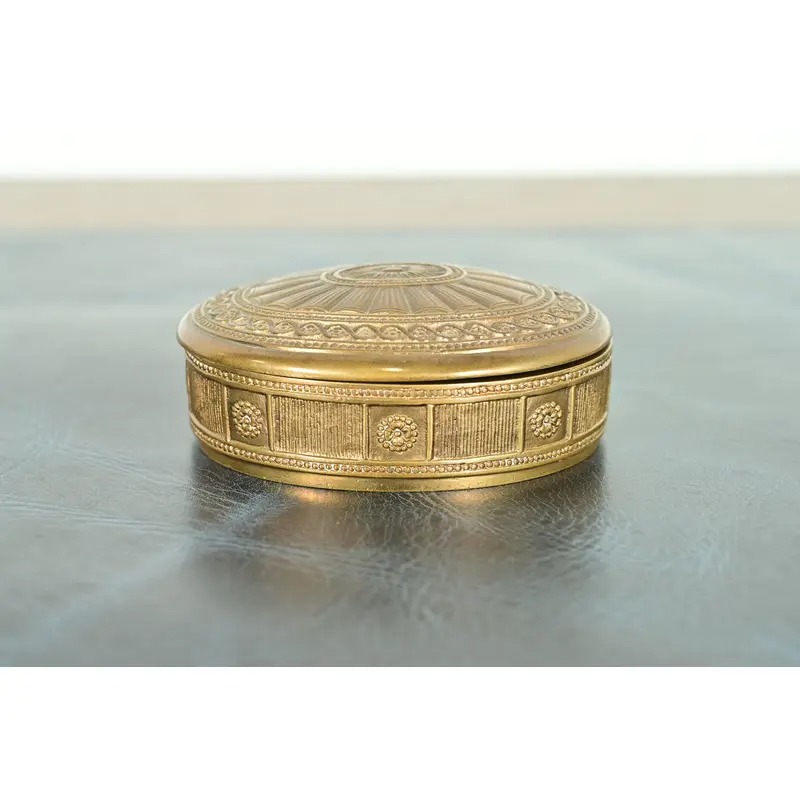 Tiffany Studios New York Adam Pattern Bronze Doré Desk Box or Jewelry Box - Image 2