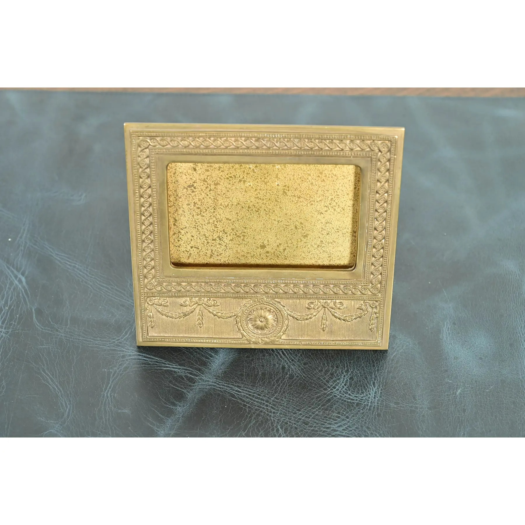 Tiffany Studios New York Adam Pattern Bronze Doré Desk Calendar Frame or Picture Frame - Image 2