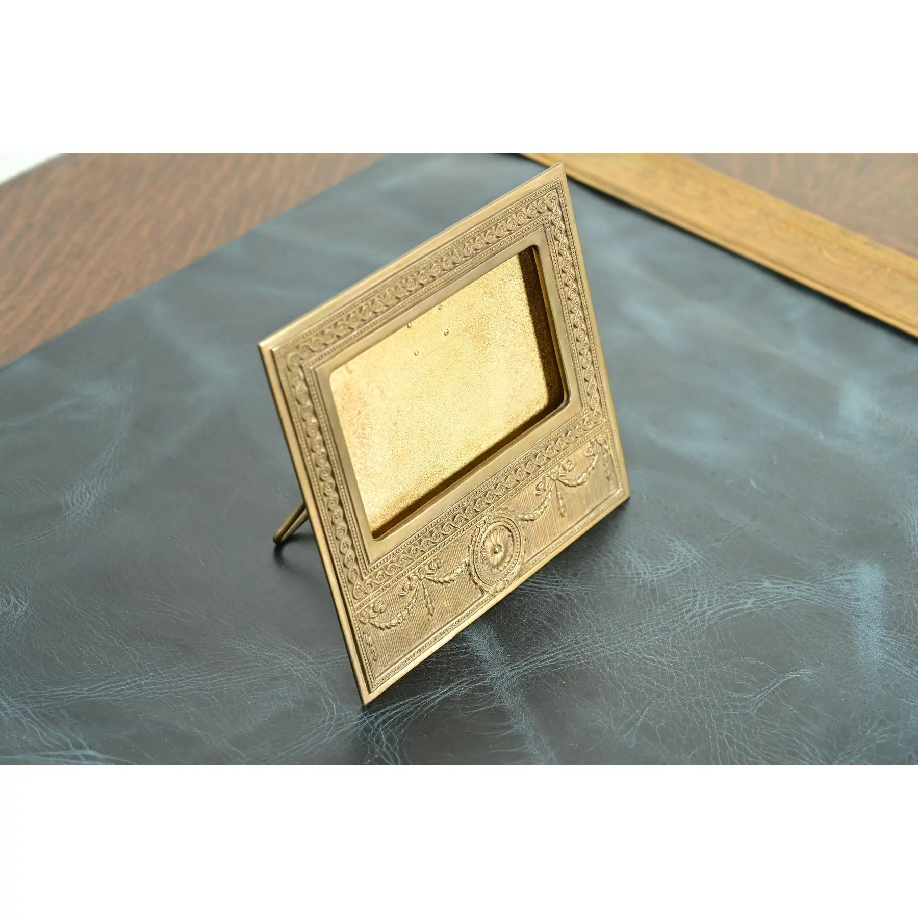 Tiffany Studios New York Adam Pattern Bronze Doré Desk Calendar Frame or Picture Frame - Image 3