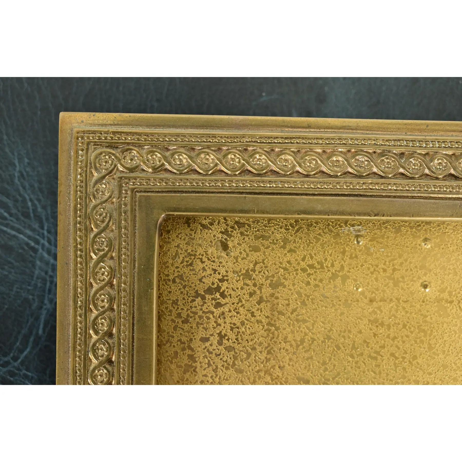 Tiffany Studios New York Adam Pattern Bronze Doré Desk Calendar Frame or Picture Frame - Image 5
