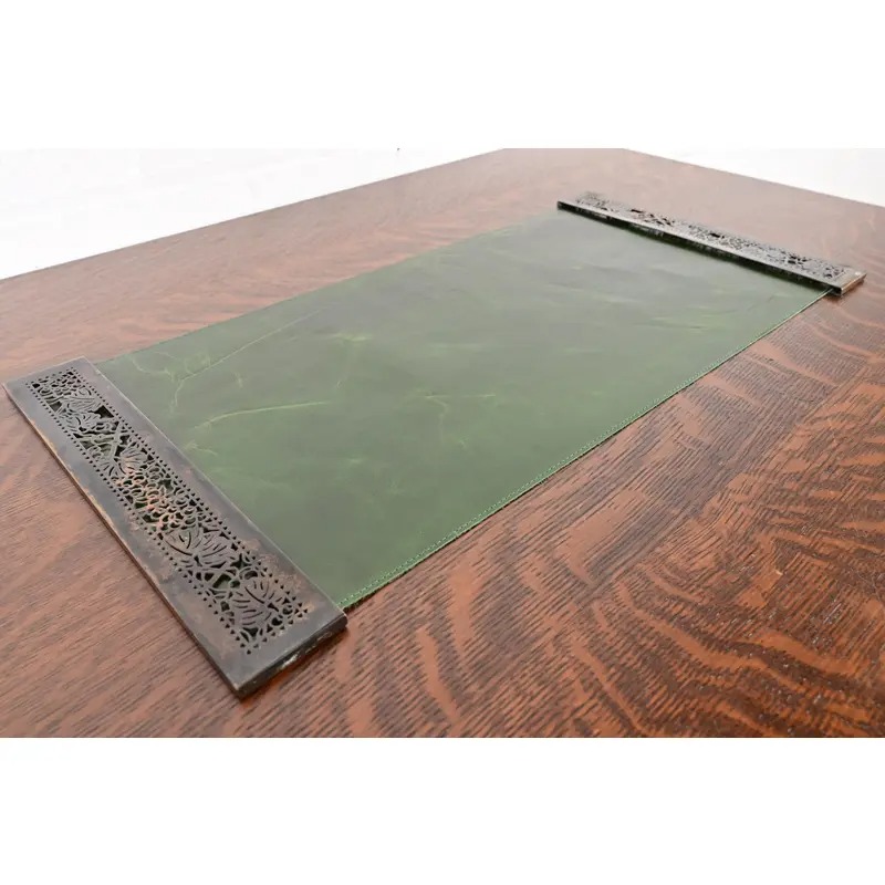Tiffany Studios New York Grapevine Pattern Bronze Blotter Ends With Leather Desk Blotter - Image 4