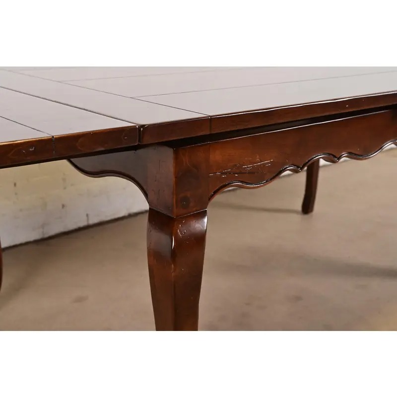Baker Furniture Italian Provincial Maple Harvest Farm Extension Dining Table, Newly Refinished - Image 11