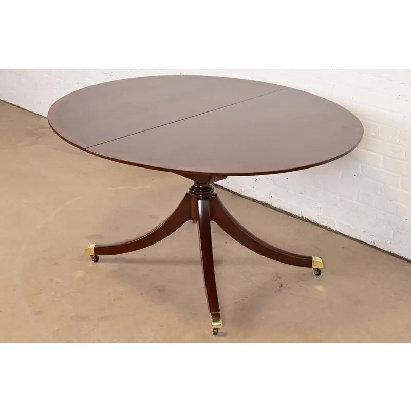 Baker Furniture Georgian Banded Mahogany Pedestal Extension Dining Table, Newly Refinished - Image 3