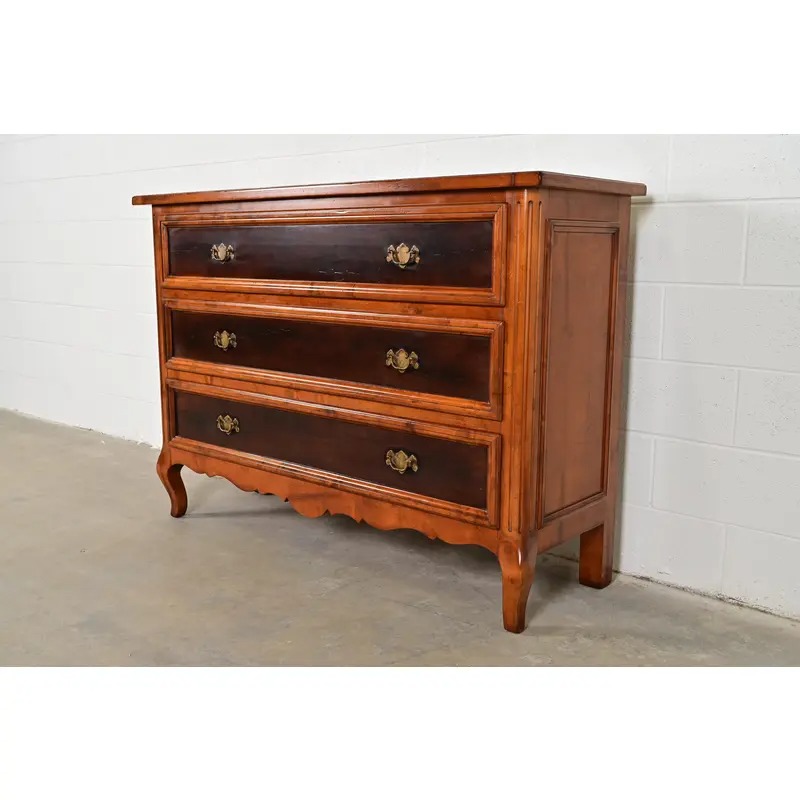 Baker Furniture Italian Provincial Carved Maple Dresser or Chest of Drawers - Image 3