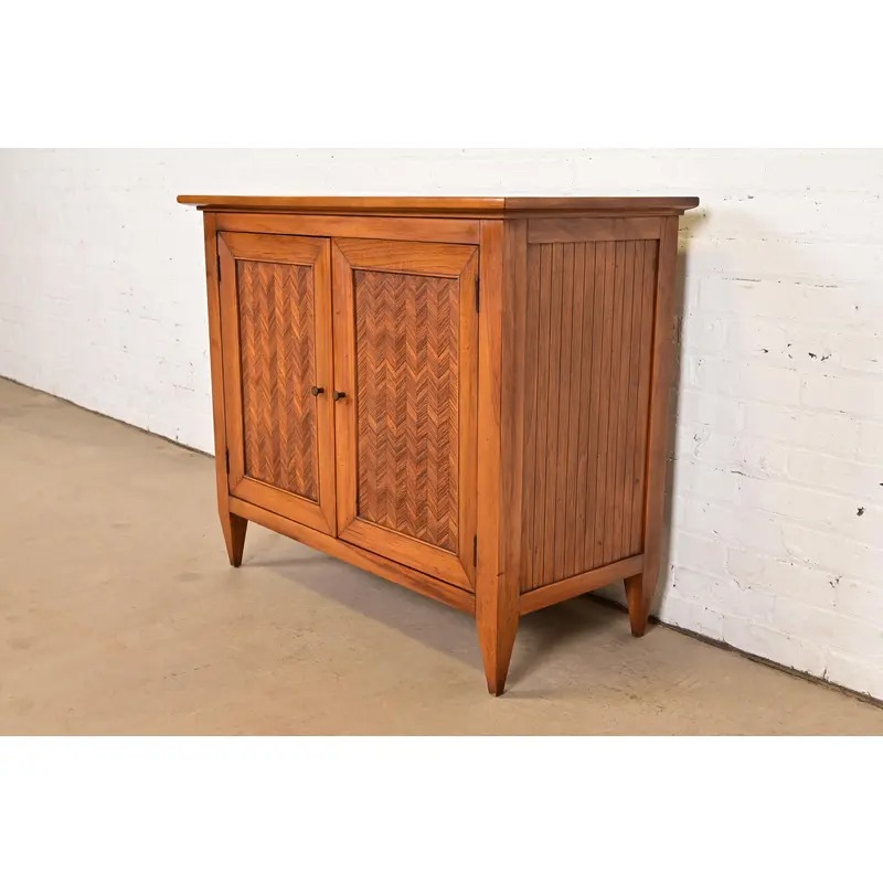 Tomlinson Sophisticate Mid-Century Modern Walnut Buffet Server or Bar Cabinet, 1950s - Image 3
