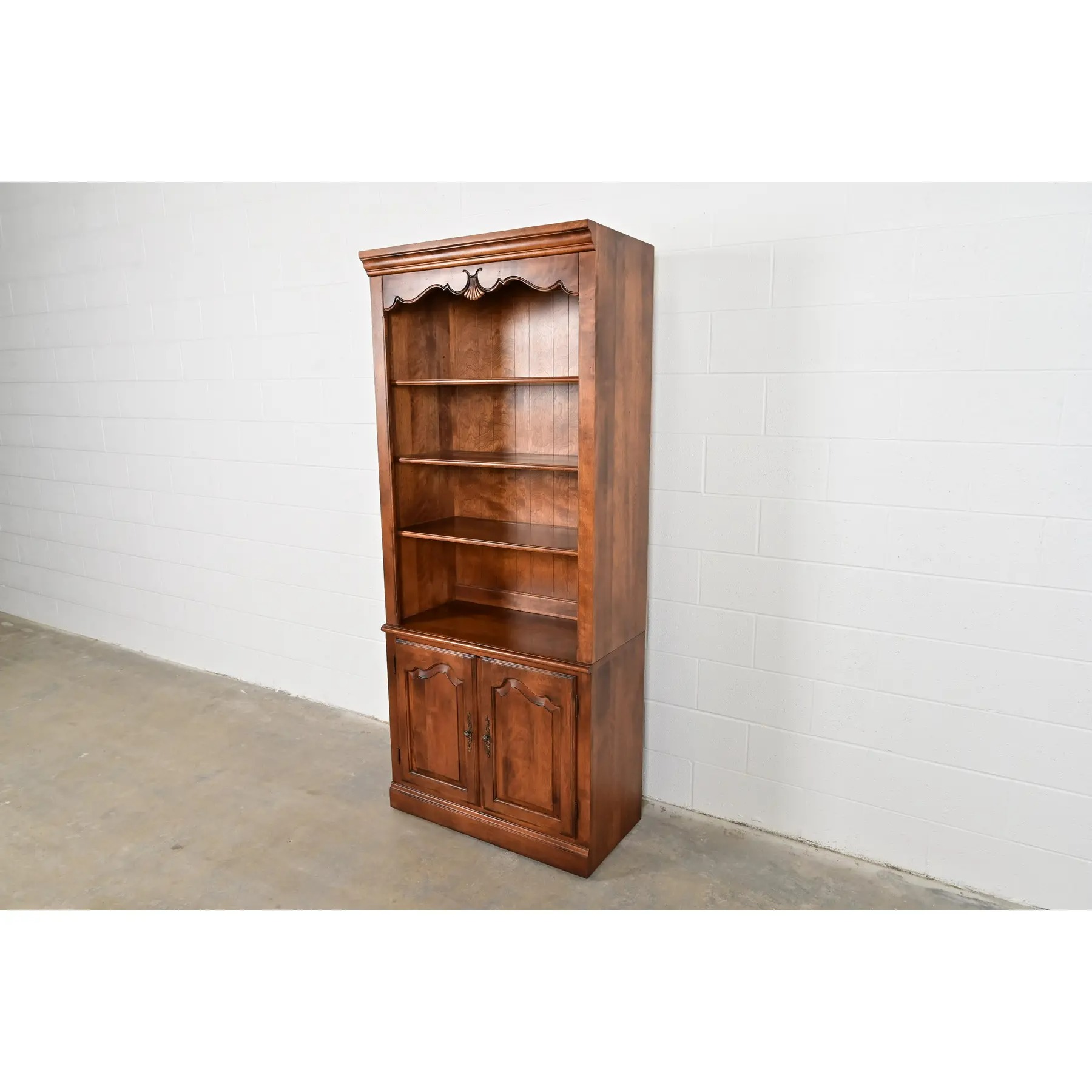 Ethan Allen French Provincial Louis XV Solid Maple Bookcase or Display Cabinet - Image 2
