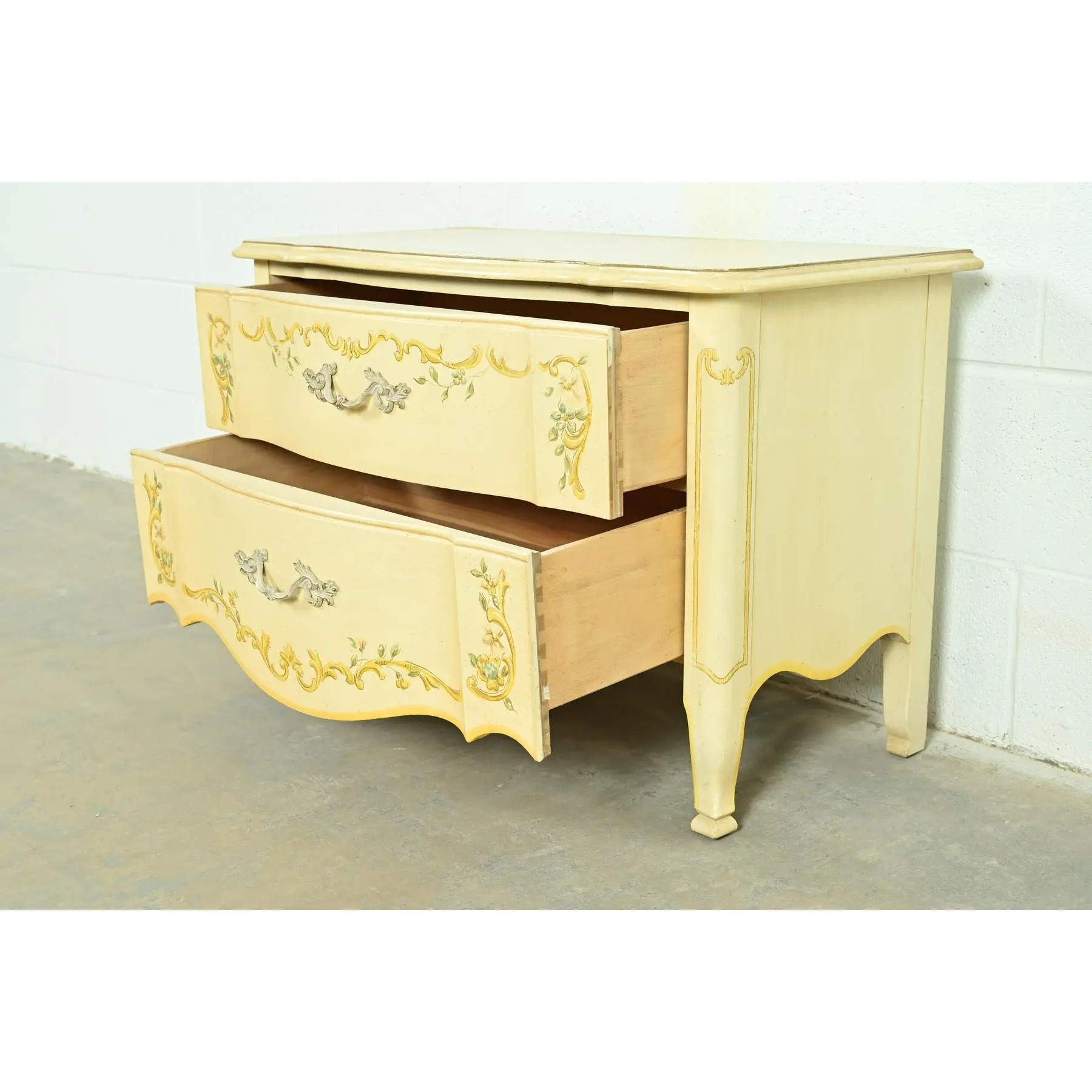 Drexel Heritage French Provincial Louis XV Cream Lacquered Paint-Decorated Commode or Bedside Chest, 1970s - Image 6