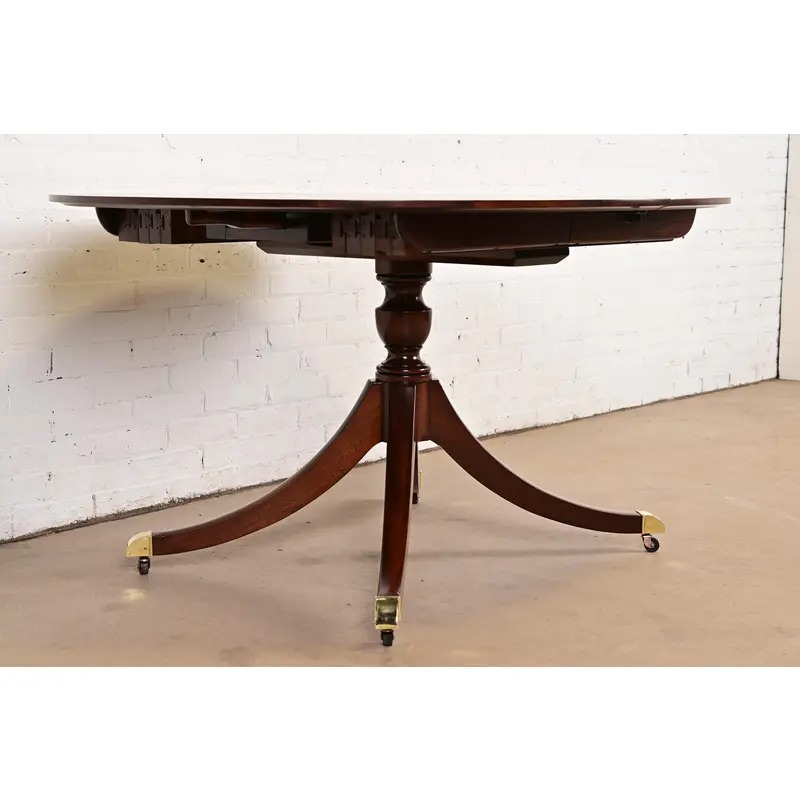 Baker Furniture Georgian Banded Mahogany Pedestal Extension Dining Table, Newly Refinished - Image 4