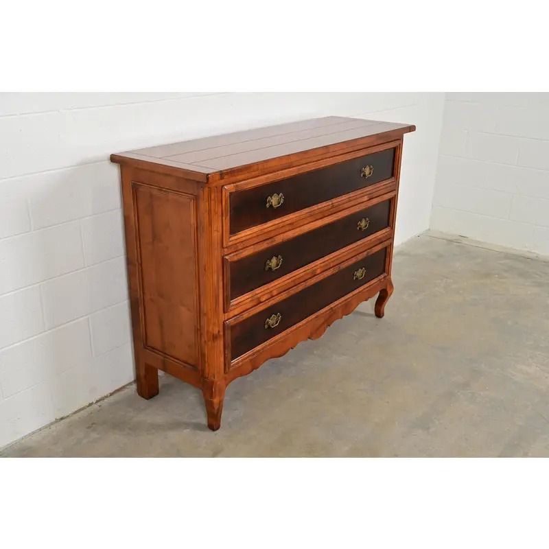 Baker Furniture Italian Provincial Carved Maple Dresser or Chest of Drawers - Image 4