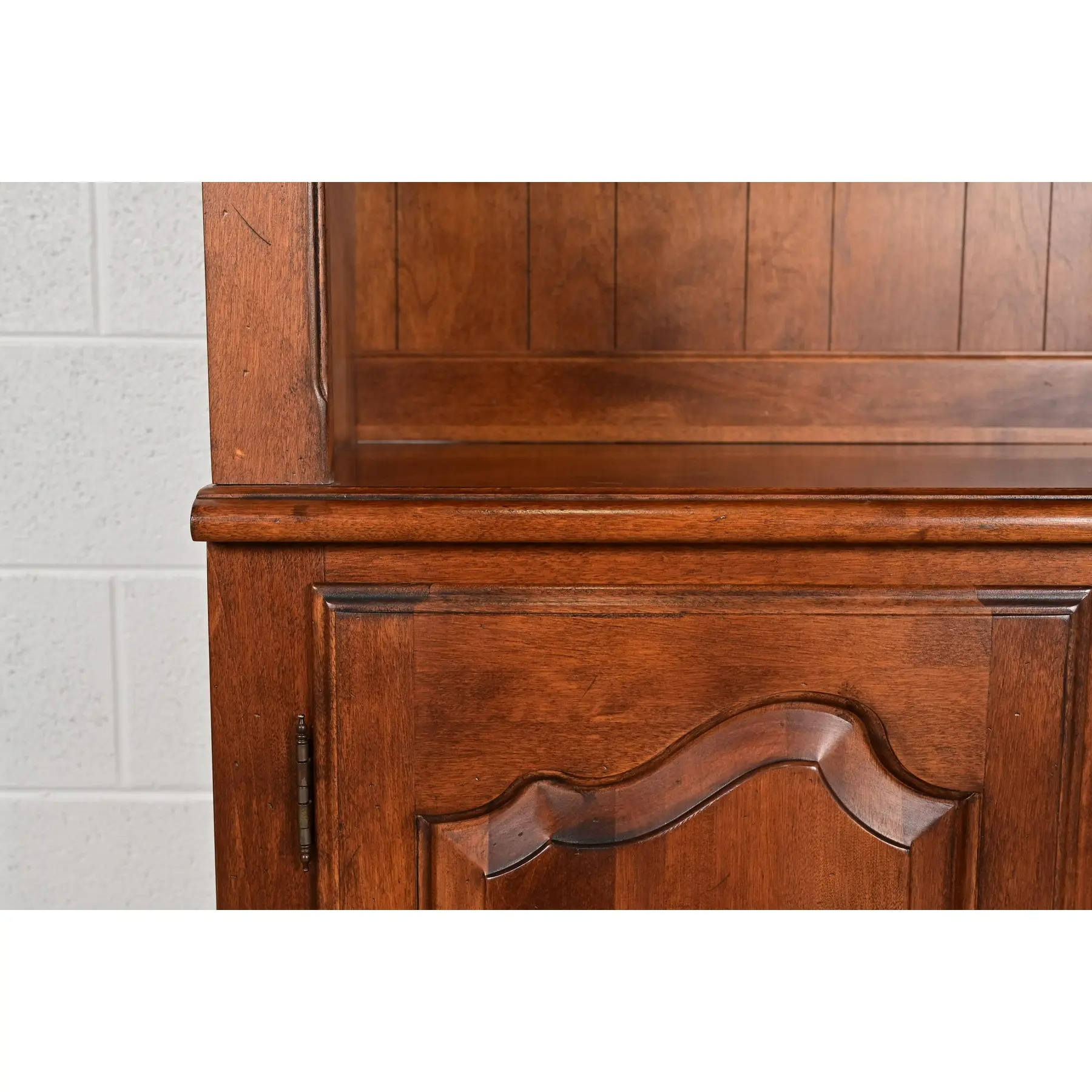 Ethan Allen French Provincial Louis XV Solid Maple Bookcase or Display Cabinet - Image 7
