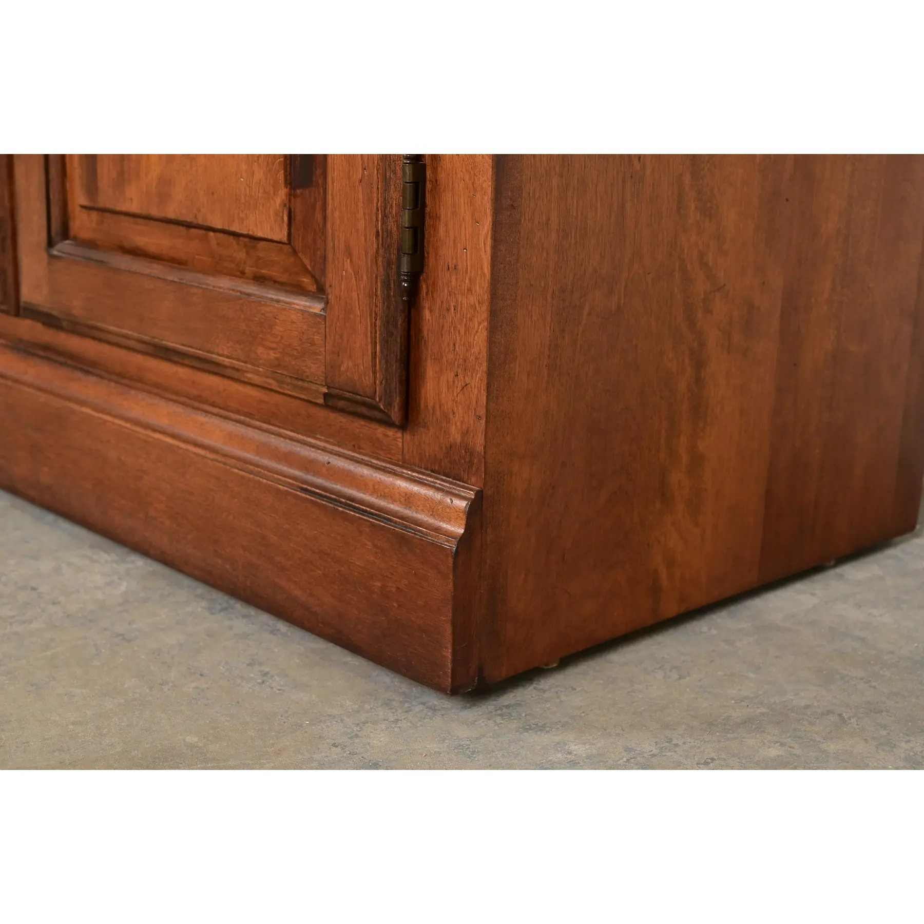 Ethan Allen French Provincial Louis XV Solid Maple Bookcase or Display Cabinet - Image 9