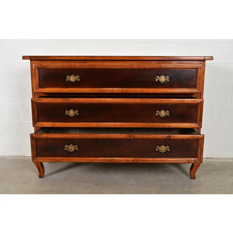 Baker Furniture Italian Provincial Carved Maple Dresser or Chest of Drawers - Image 5